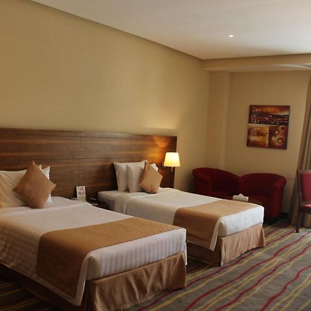 דובאי Al Khaleej Palace Deira Hotel מראה חיצוני תמונה