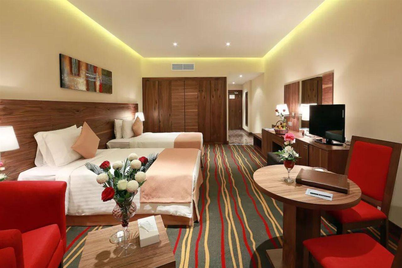 דובאי Al Khaleej Palace Deira Hotel מראה חיצוני תמונה