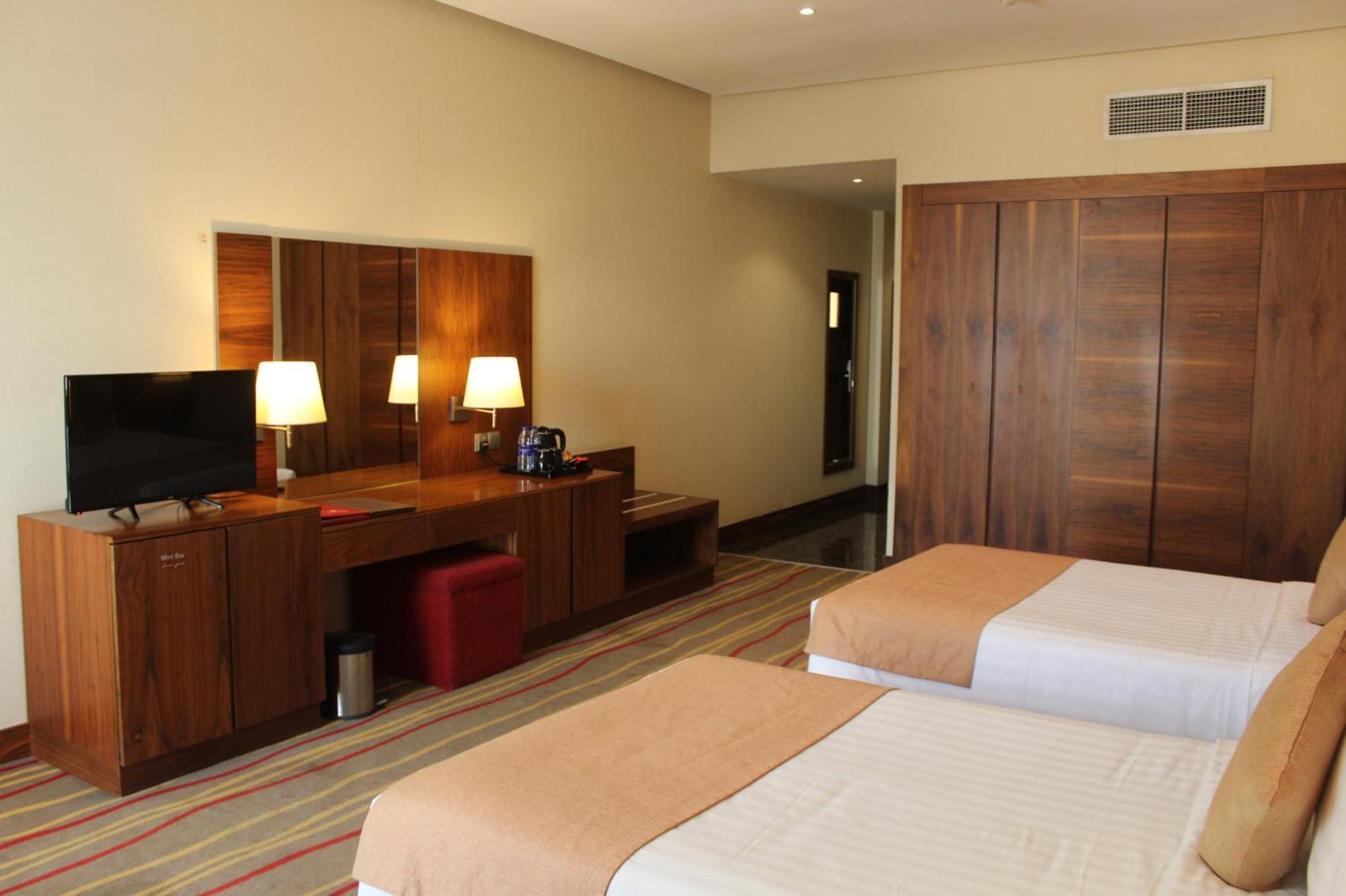 דובאי Al Khaleej Palace Deira Hotel מראה חיצוני תמונה