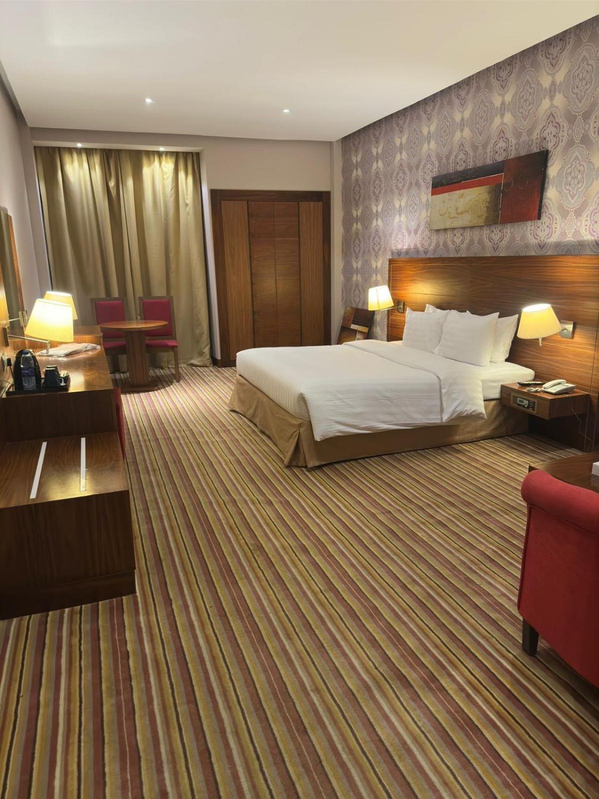 דובאי Al Khaleej Palace Deira Hotel מראה חיצוני תמונה
