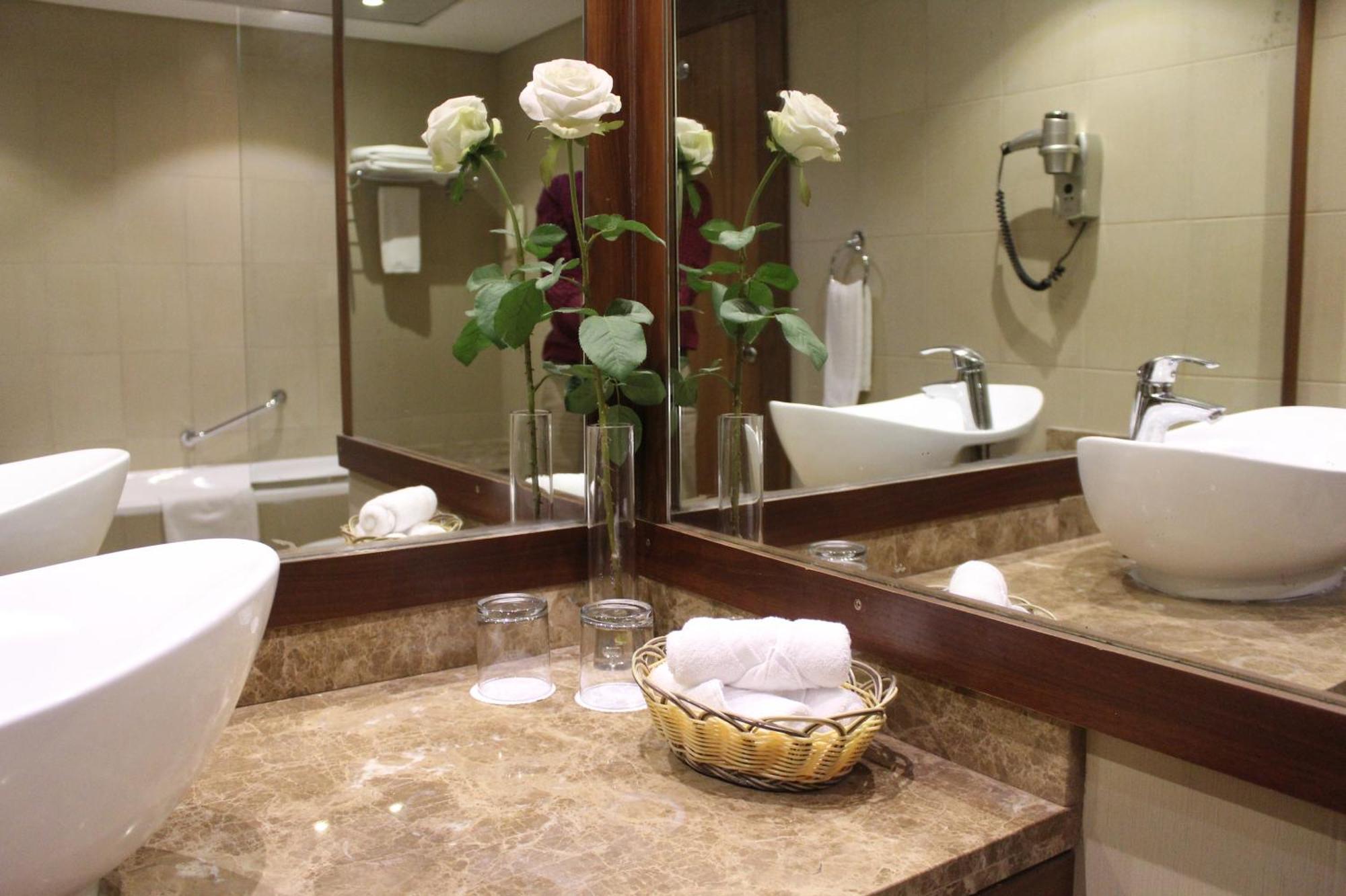 דובאי Al Khaleej Palace Deira Hotel מראה חיצוני תמונה