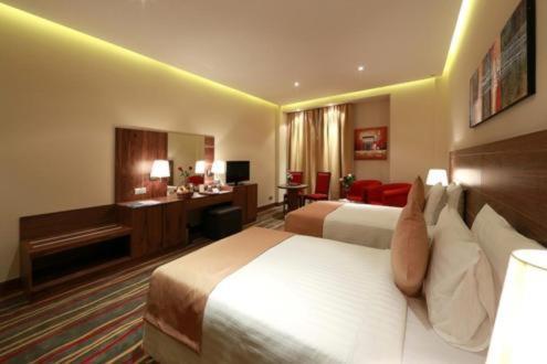 דובאי Al Khaleej Palace Deira Hotel מראה חיצוני תמונה